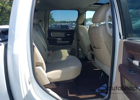 2015 Ram 1500 Laramie z USA, uszkodzony, nr VIN 1C6RR7NT1FS597527